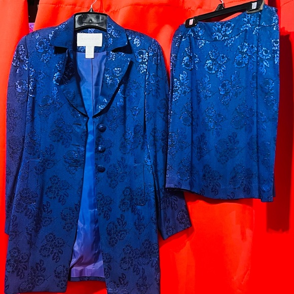 Navy mini skirt set size 4 - Picture 2 of 3